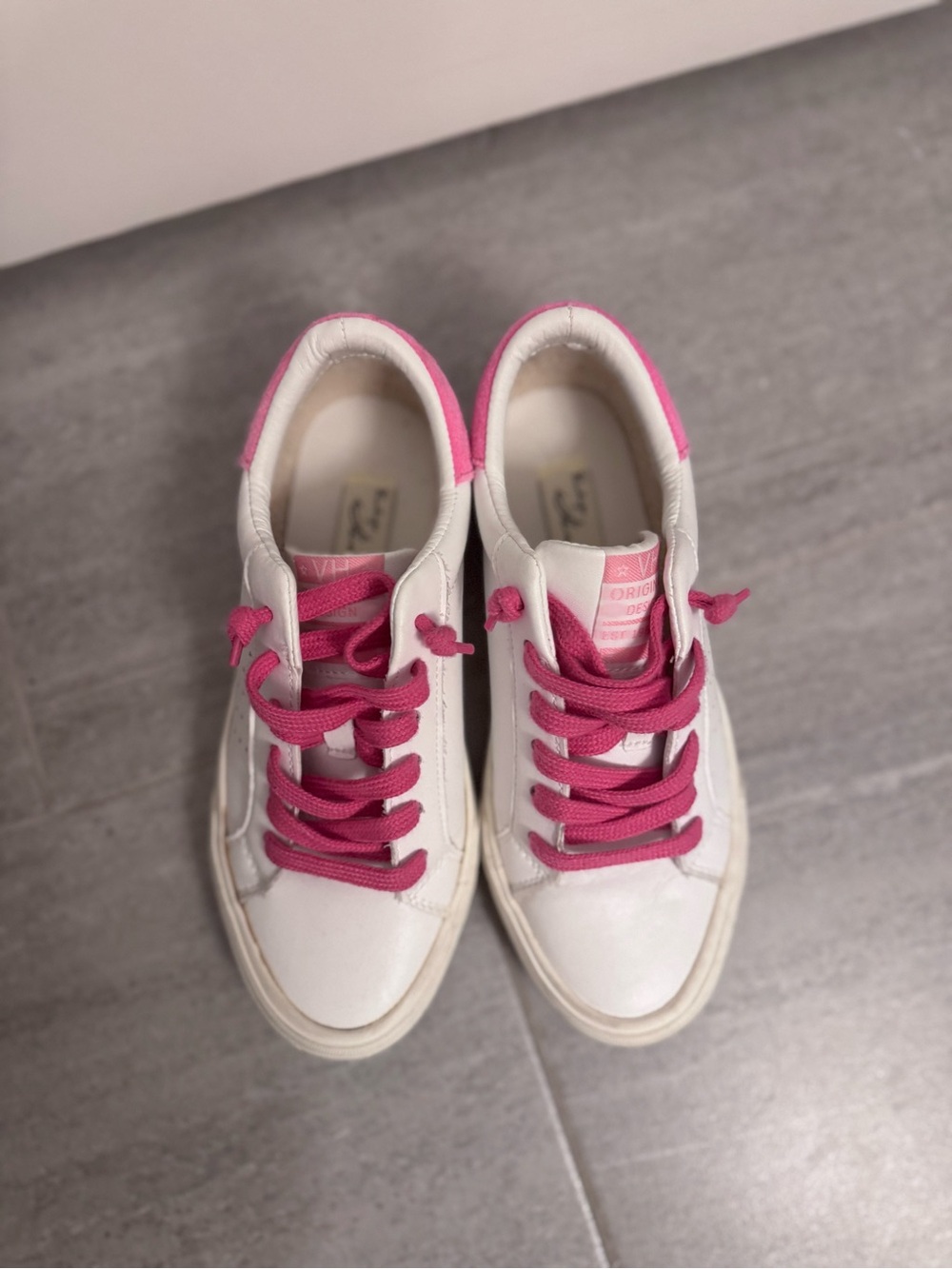 Vintage Havana White Sneakers with Pink Laces & Collar